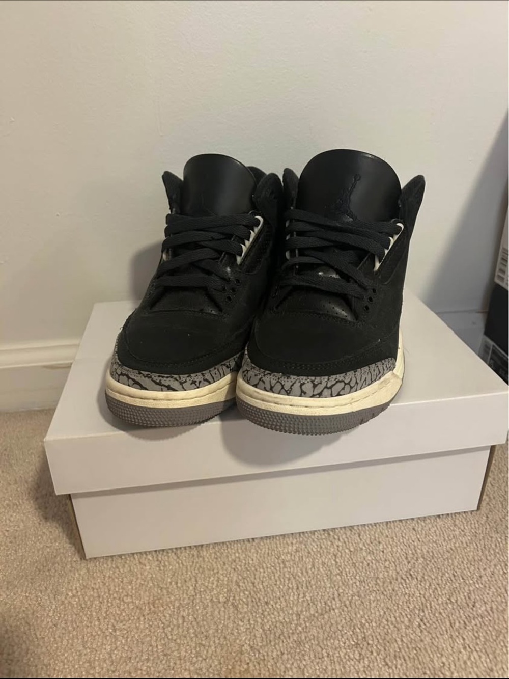 Air Jordan 3 Retro Off Noir-Black Sail 6.5 
Barely worn in great condition - Picture 3 of 6